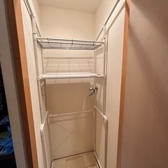 中古　幅調整できるランドリーラック(ニトリ)