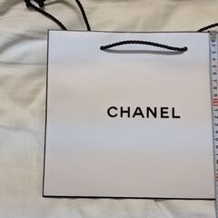 CHANELの紙袋　中5枚の画像