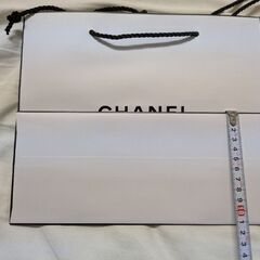 CHANELの紙袋　中5枚の画像