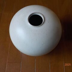 【更に値下げ！】平清水焼／梨青瓷　残雪　壺　木箱付の画像