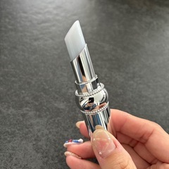 ジルスチュアート　唇の温度で色が変わるリップ
