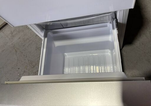 SHARPどっちもドア冷蔵庫SJ-G14E4-W 137L 2017年製 Used/美品