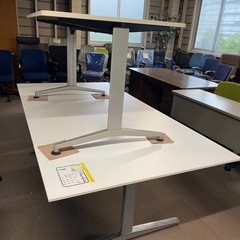 ミーティングテーブルの画像