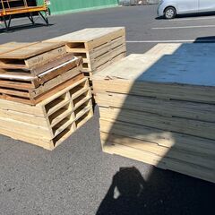 お取引中【無料】木製パレット（30枚/ほぼ1×1mバラつき有）差し上げます！の画像