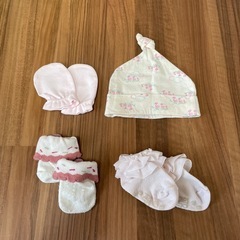 ベビー帽子、ミトン、靴下セットの画像