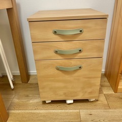 美品　IKEAサイドキャビネット