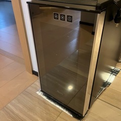 ワインセラー小型　壊れてます