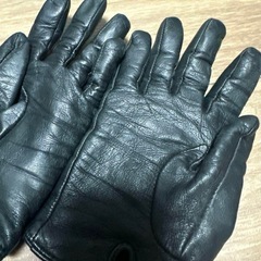 Ted Baker テッドベイカー レザー 手袋 黒 ブラック ゴールド リボンの画像