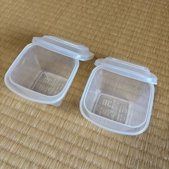 透明な四角形の保存容器2個セットの画像