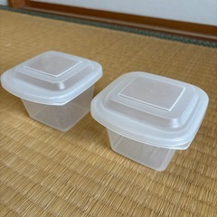 透明な四角形の保存容器2個セットの画像