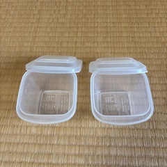 透明な四角形の保存容器2個セットの画像