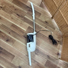 ニトリ　ハンディ掃除機　2015年製の画像