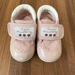 イチゴ柄　ベビーシューズ