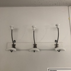 壁掛けラックの画像