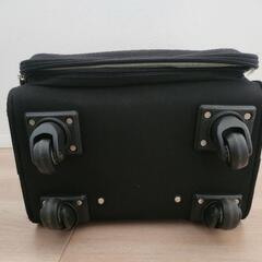 ソフトキャリーバッグ　スーツケースの画像