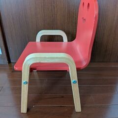 【中古】子供用木製椅子の画像
