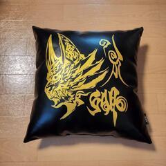 牙狼 GARO PUレザー クッション黒地 金色デザイン
