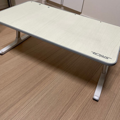折りたたみ式テーブル