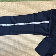 黒スラックスの画像