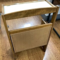 【トレファク中央林間店】 マガジンラック karimoku ロータイプ ホツレ有