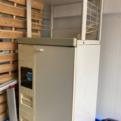 キッチン　キャビネット　未清掃