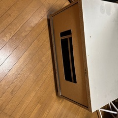 ローラー付きテレビ台の画像