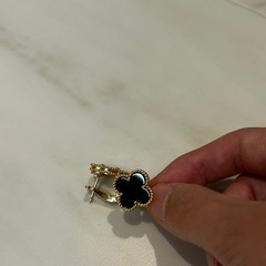 オニキスクローバーピアスの画像
