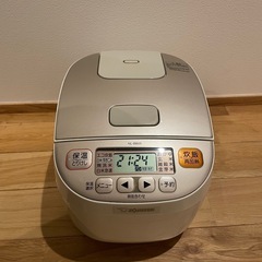 ［無料］マイコン炊飯ジャー ZOJIRUSHI 3号炊き 白系