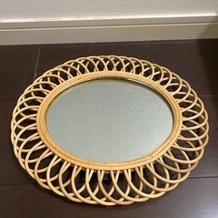 壁掛け鏡　ラタン