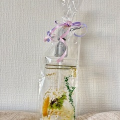 お花のディスペンサーの画像