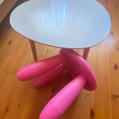 小さなテーブル  子供椅子 