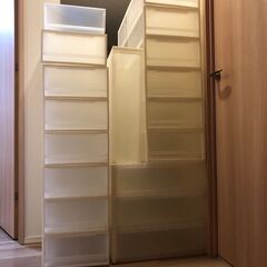 衣装ケース17個（大1個、中3個、小13個） ＋ 中1個（外側無）