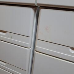 白色チェストの画像