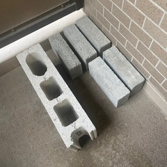 コンクリートブロック　レンガブロック