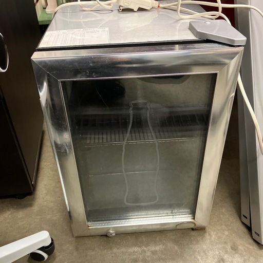 【コーラマーク光がつきます】コカコーラ　冷蔵庫　シルバー　アメリカン　ドリンク冷蔵庫　家電　動作ok