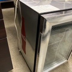 【コーラマーク光がつきます】コカコーラ　冷蔵庫　シルバー　アメリカン　ドリンク冷蔵庫　家電　動作okの画像