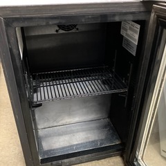【コーラマーク光がつきます】コカコーラ　冷蔵庫　シルバー　アメリカン　ドリンク冷蔵庫　家電　動作okの画像