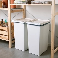 【日時指定有り‼️】IKEA ふた付きゴミ箱　ホワイト　42 ℓ