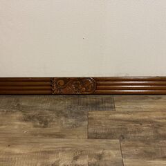 アンティーク家具の扉と脚の画像