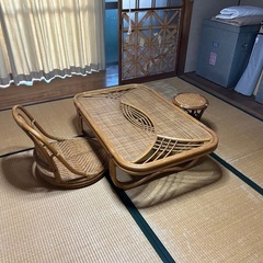 テーブル　椅子