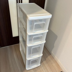 クリアプラスチック4段収納ボックス　ローラー付き　収納棚　縦長