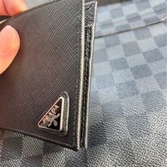 PRADA折りたたみ財布の画像