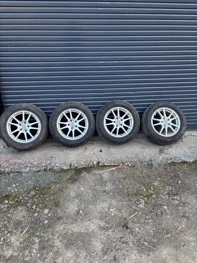 スタッドレスタイヤホイール　215/60r16