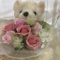 飾物　ベアぬいぐるみ付き花　ソープフラワーの画像