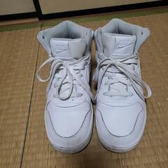 NIKE　ハイカットスニーカー　ホワイト

