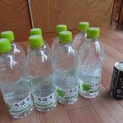 ろはす500ml 8本　缶ブラックコーヒー1本