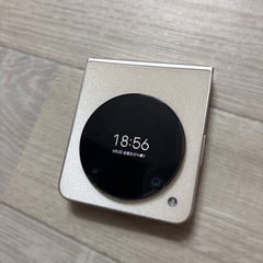 折りたたみスマホ　リベロフリップ　
美品