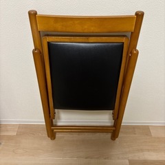 木製折りたたみチェアの画像