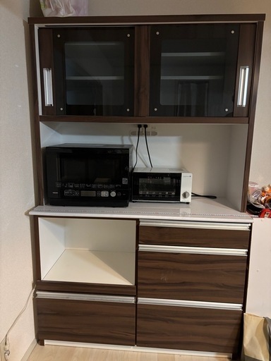 食器棚　カップボード