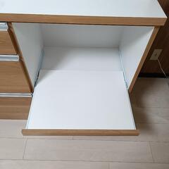 オープン食器棚の画像